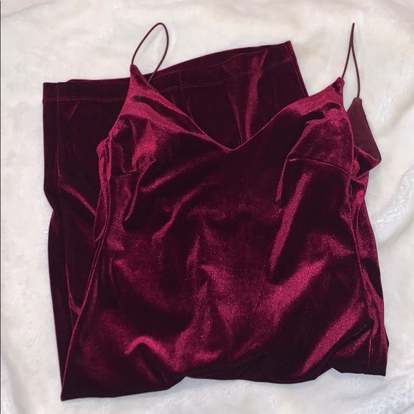 Maroon velvet dress - Picture 4 of 5